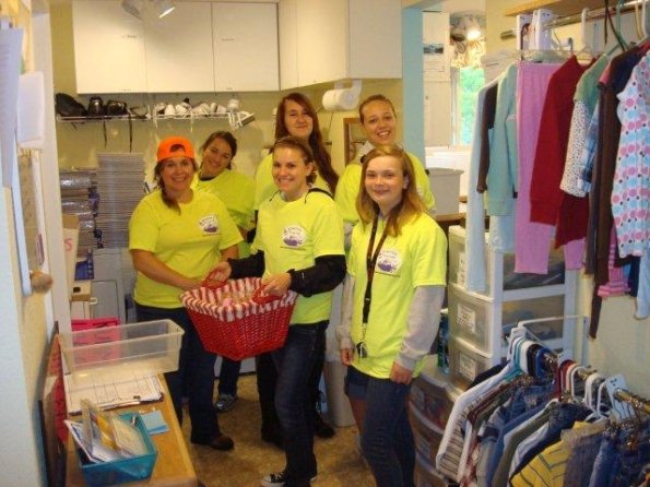 tn_TeamLeader_AprilYoungandtheSuperGirlsSwimTeam